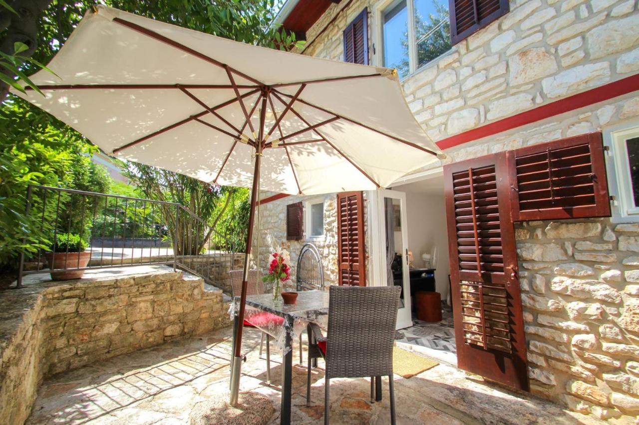 Carla Guest House Novigrad Istria Eksteriør billede