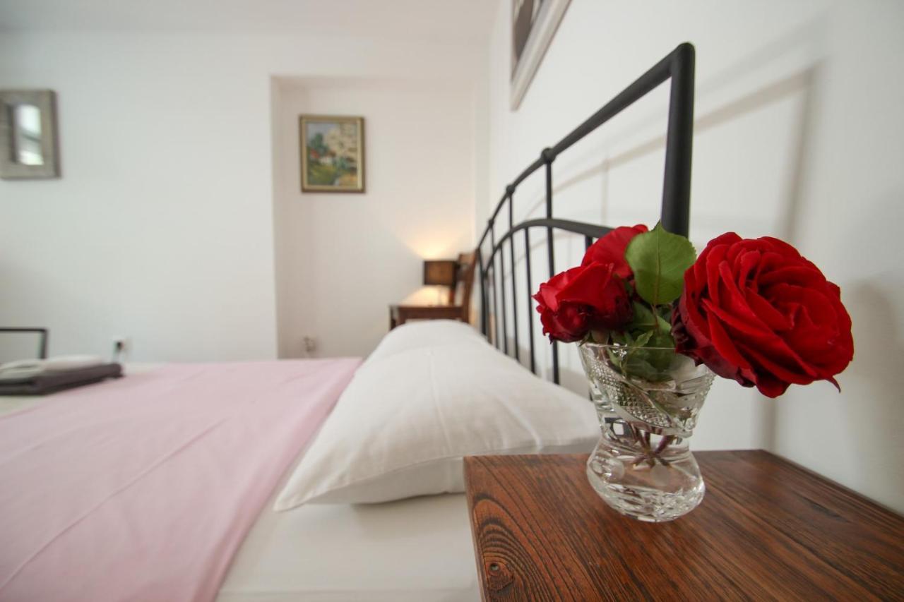 Carla Guest House Novigrad Istria Eksteriør billede