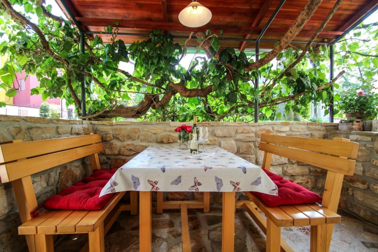 Carla Guest House Novigrad Istria Eksteriør billede